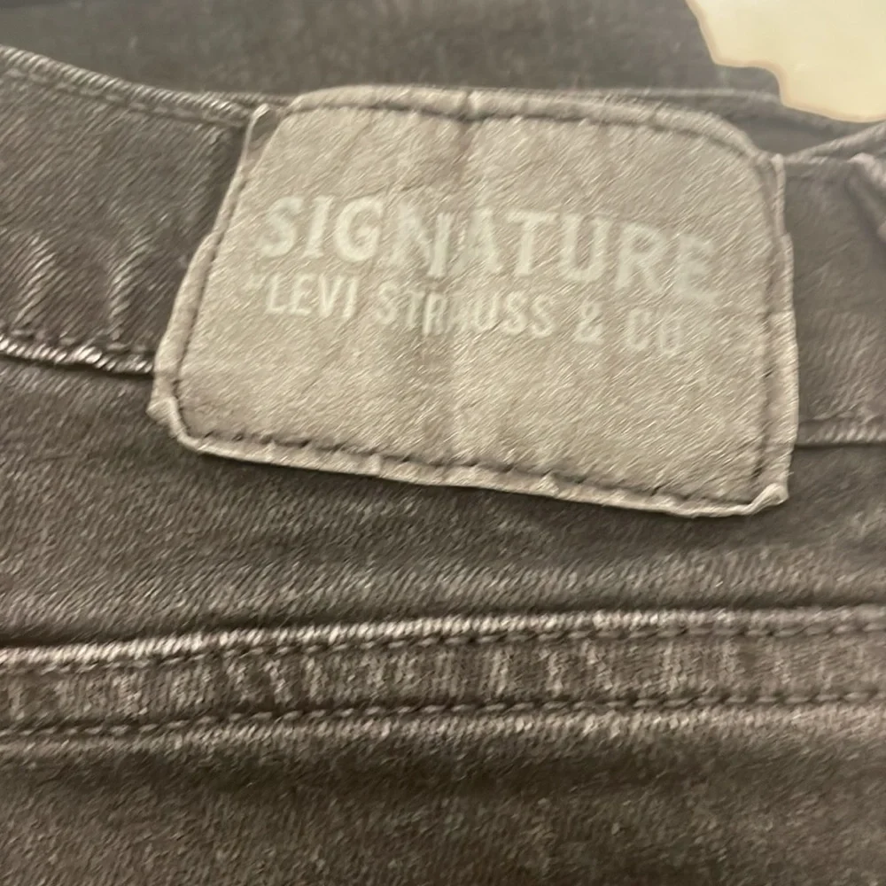 CLASSIC LEVIS HIGH RISE JEANS - Picture 3 of 5
